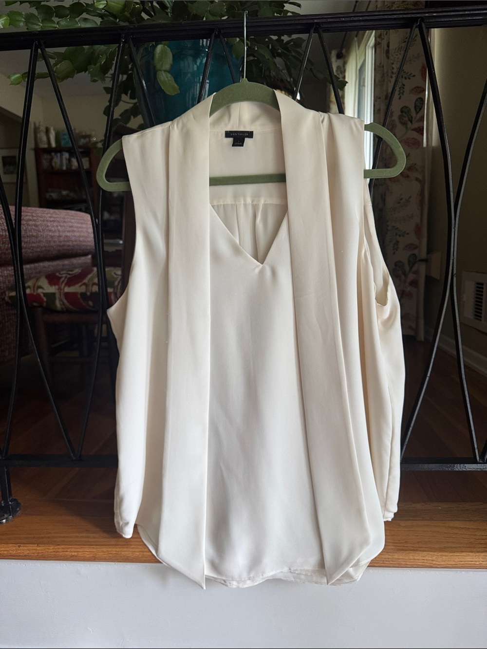 Ann Taylor Sleeveless V-Neck Scarf-Neck Lined Blouse - Cream